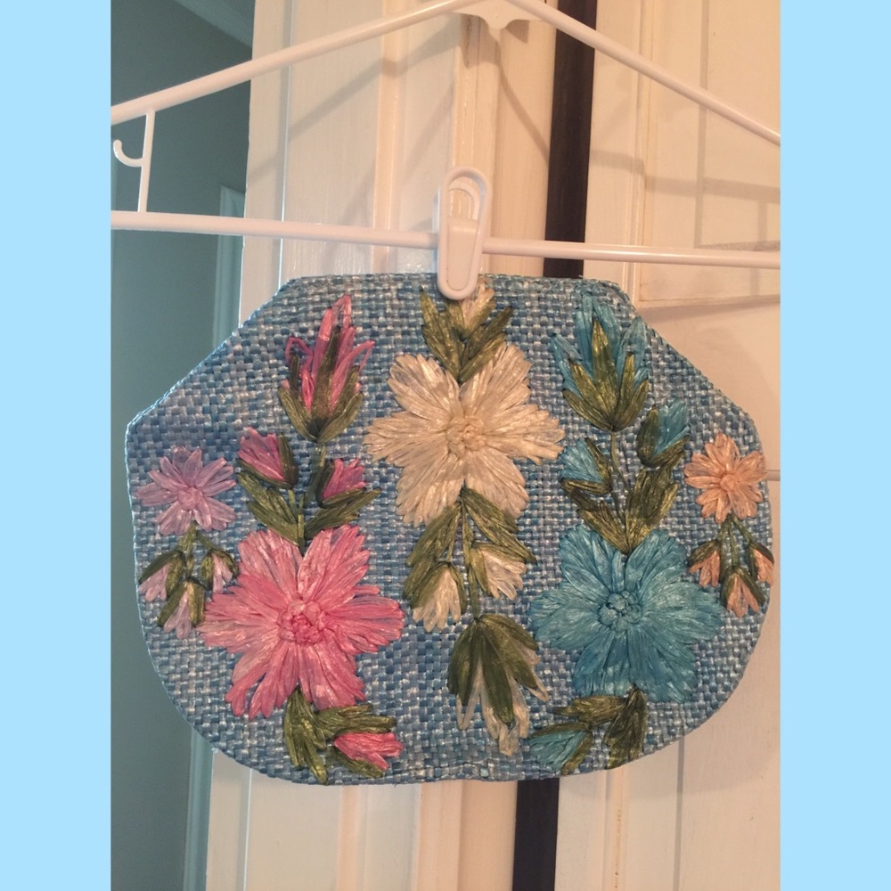 Vintage pastel woven raffia purse